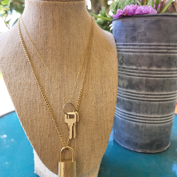 GORGEOUS LOUIS VUITTON NECKLACES (2) ON BRAND NEW 14K GOLD NECKLACE (not LV) - Picture 3 of 4